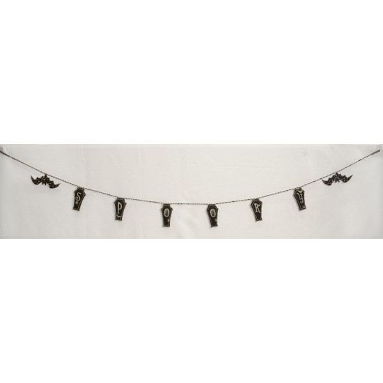 Halloween-themed garland 