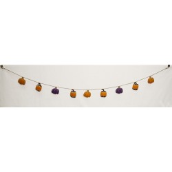 Halloween-themed garland 