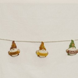 harvest-themed garland