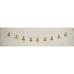 harvest-themed garland