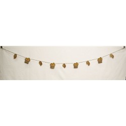 harvest-themed garland