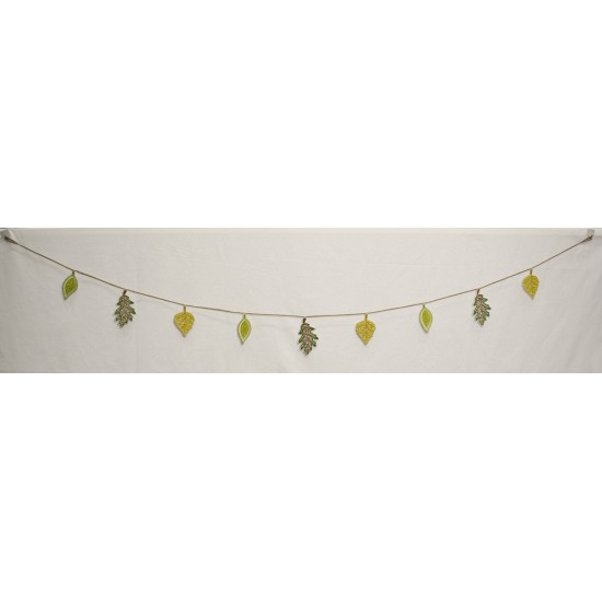 harvest-themed garland