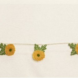 harvest-themed garland