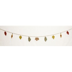 harvest-themed garland